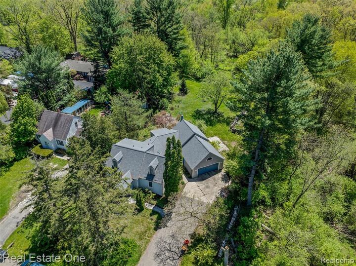 Property Photo:  30115 Munger Drive  MI 48154 3291 