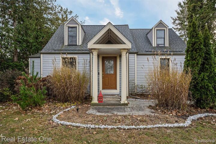 Property Photo: 30115 Munger Drive MI 48154 3291