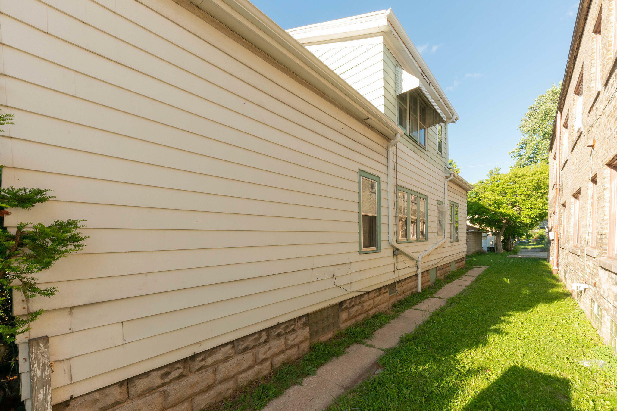 Property Photo:  3892 N Port Washington Ave  WI 53212 