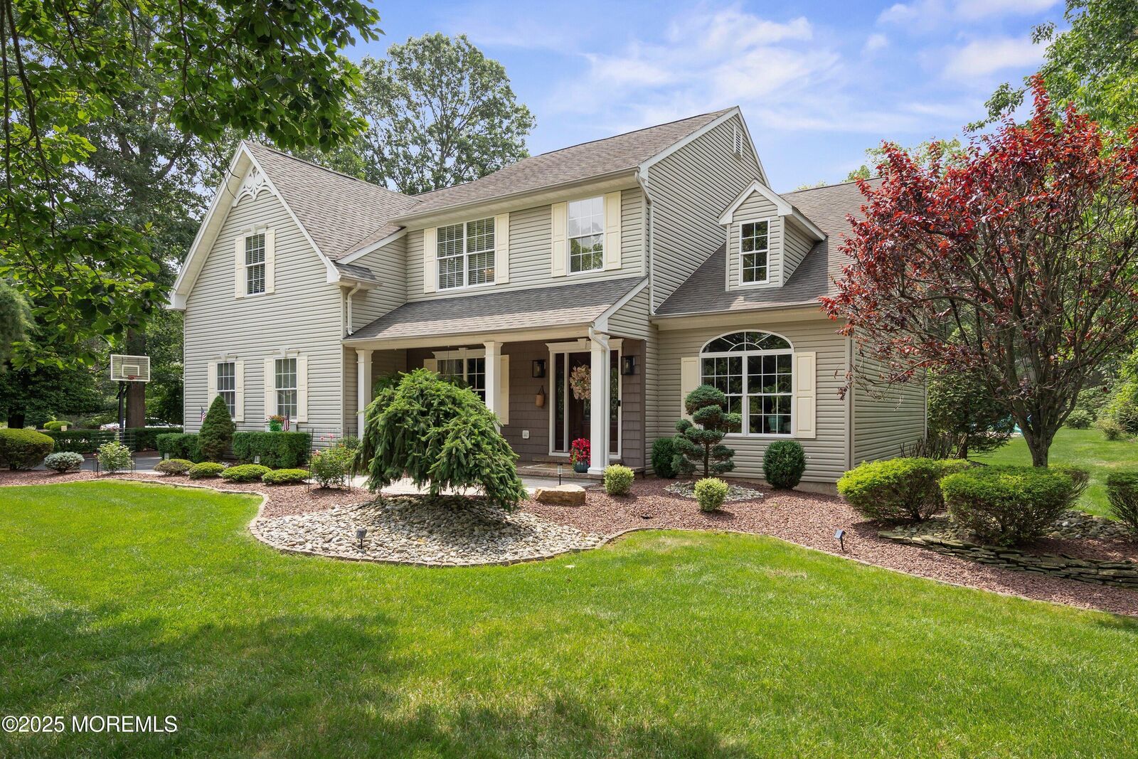 Property Photo:  7 Oak Leaf Drive  NJ 08533 