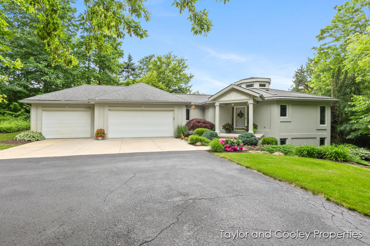 Property Photo: 2929 16th Avenue MI 49426