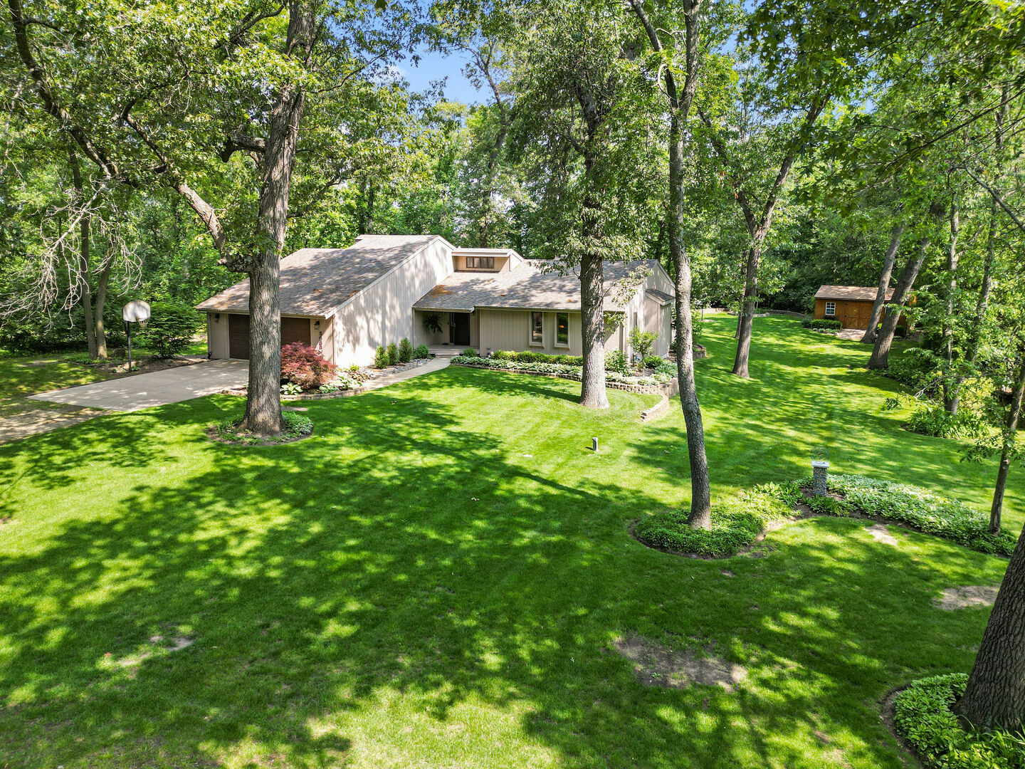 Property Photo: 5083 Northridge Drive IL 60964