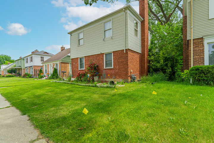 Property Photo: 759 Norfolk Avenue IL 60154