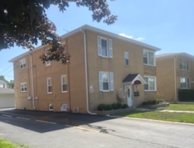 Property Photo:  747 N Northwest Highway  IL 60068 