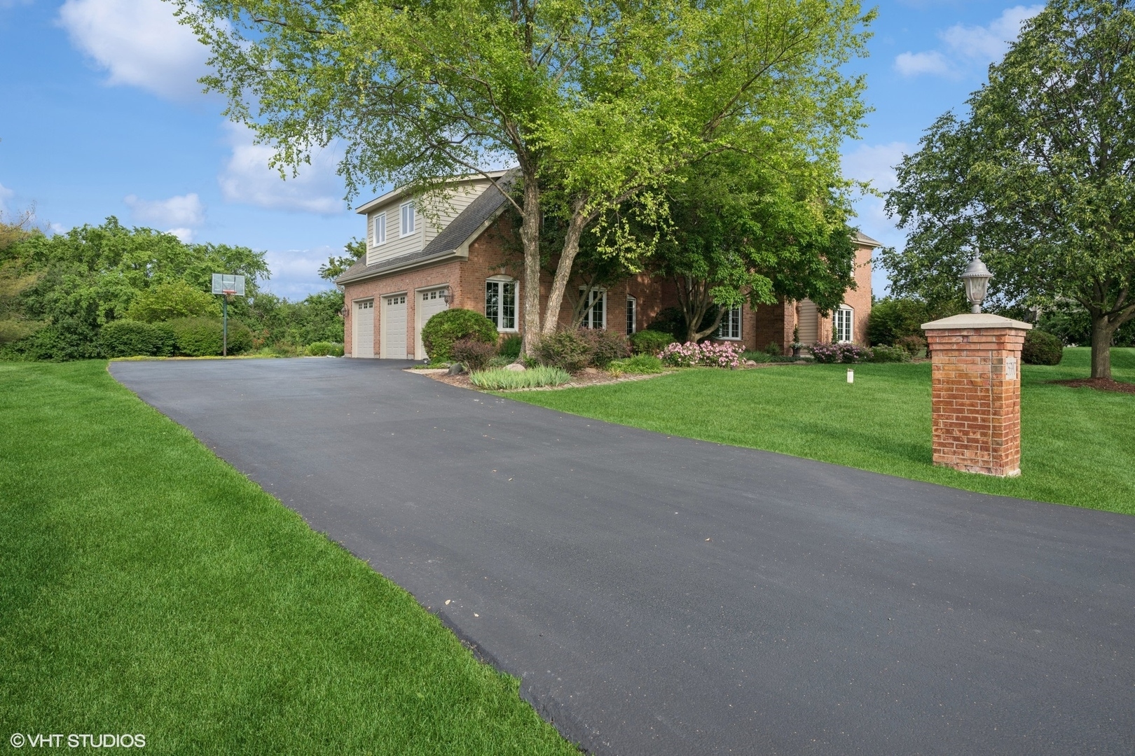 Property Photo: 25397 N Northbridge Road IL 60047