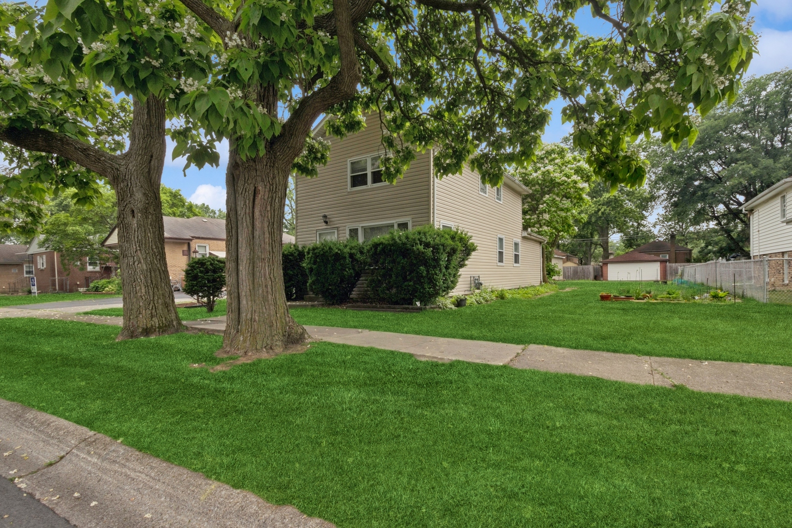 Property Photo: 18526 Morris Avenue IL 60430