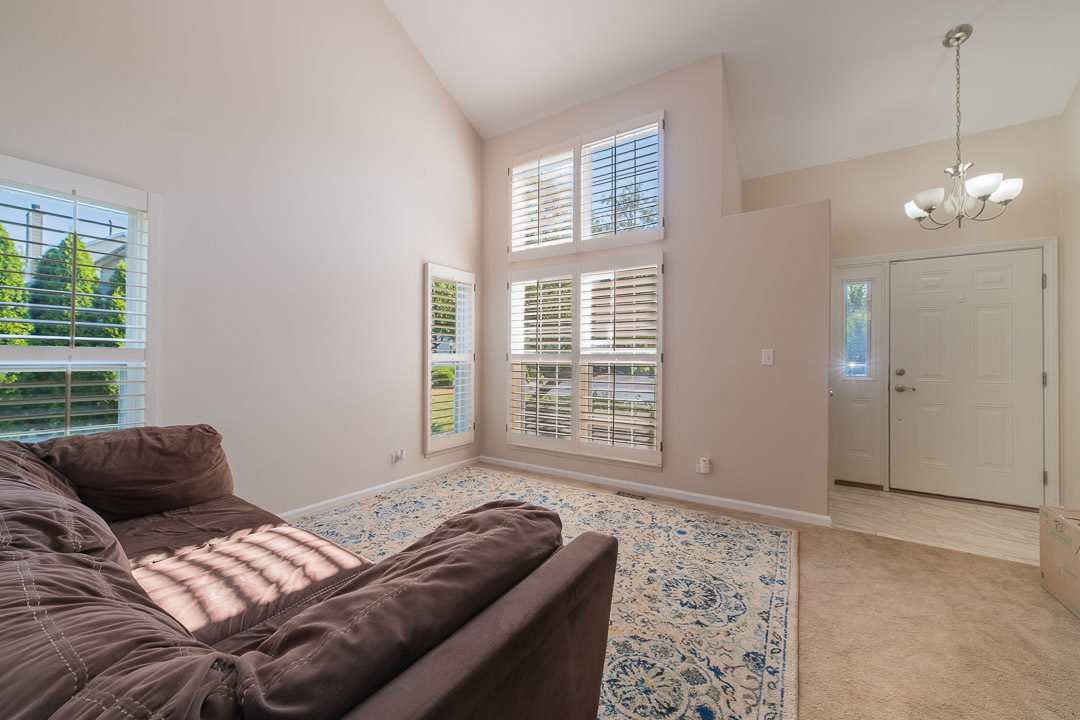 Property Photo: 2211 Aspen Drive IL 60098