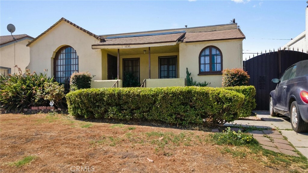 Property Photo: 1636 W 70th Street CA 90047