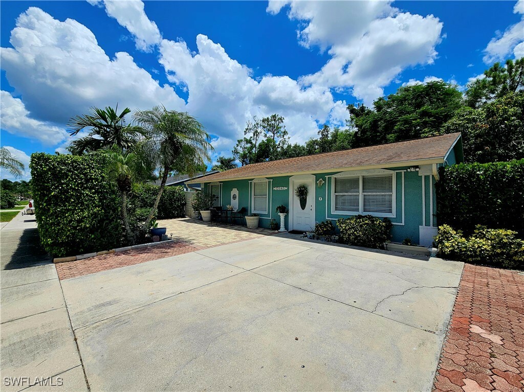 Property Photo: 12043 Sitterley Street FL 34113