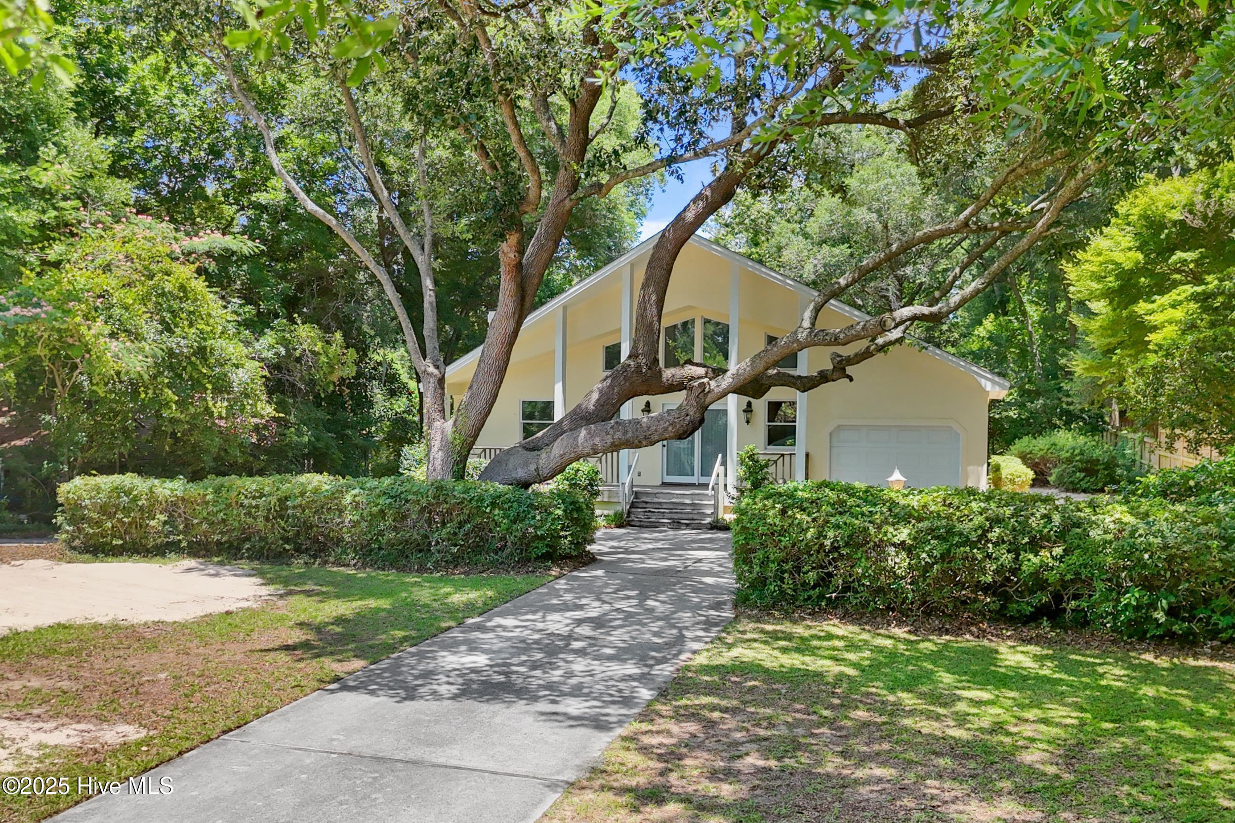 Property Photo:  1507 Ebb Drive  NC 28409 