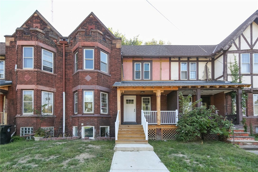 Property Photo: 1661 E 118th Street OH 44106
