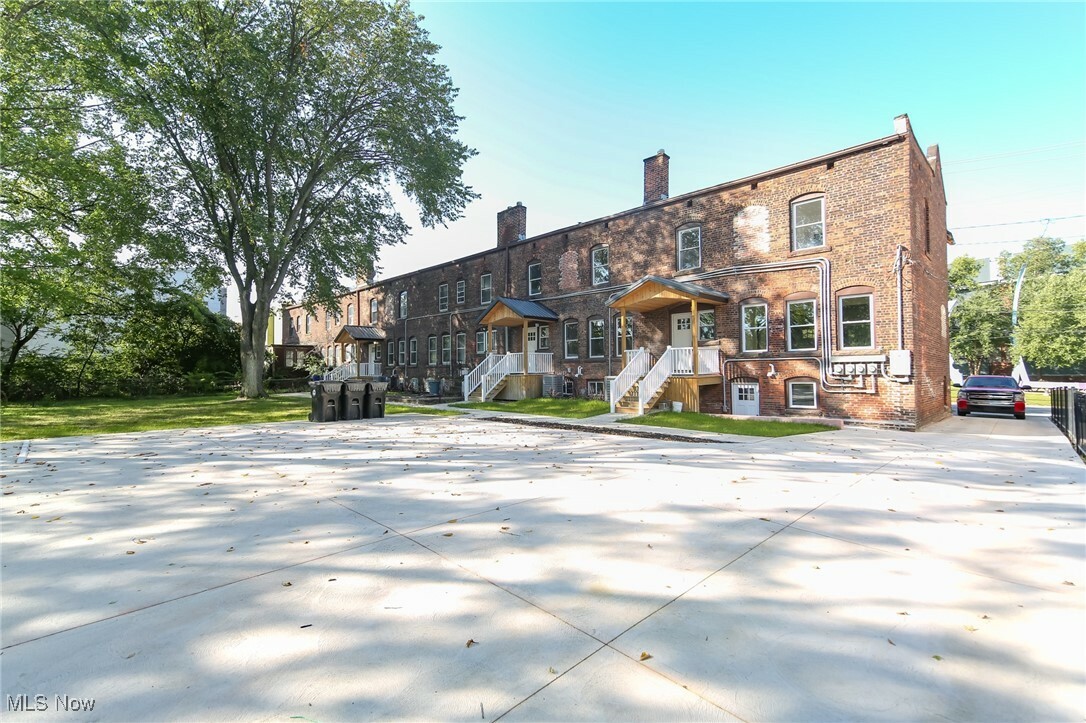 Property Photo: 1661 E 118th Street OH 44106