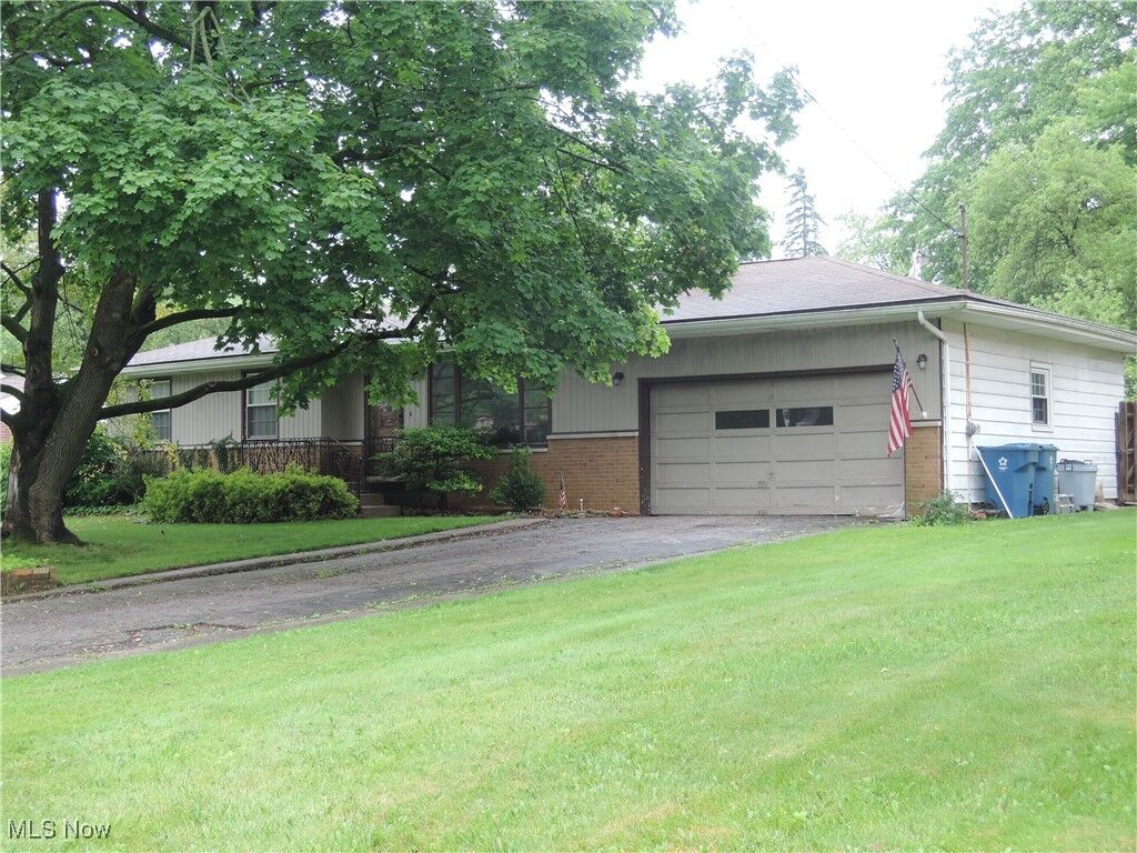 Property Photo:  7277 Clovermeade Avenue  OH 44514 