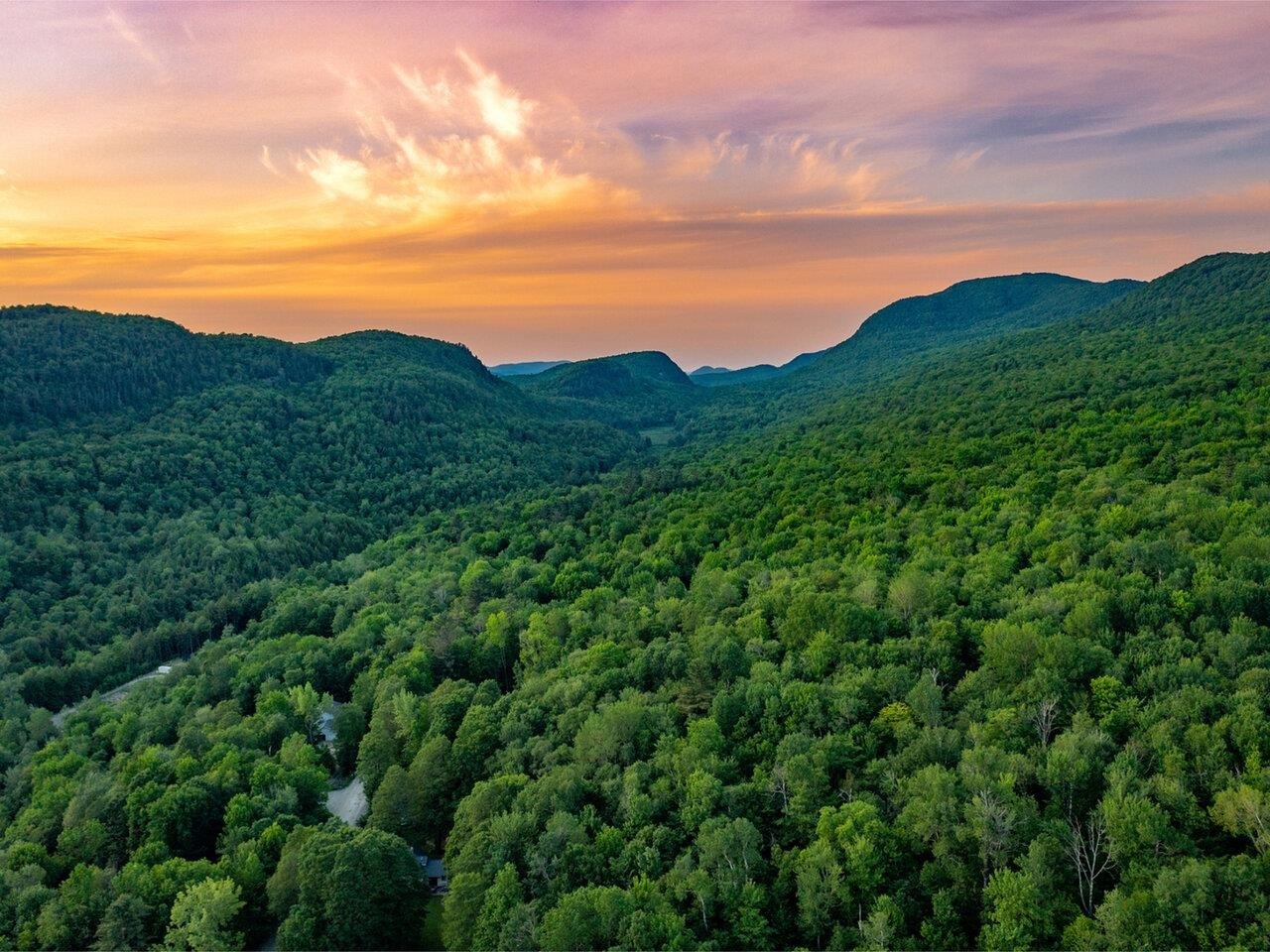 Property Photo: 1389 Notch Road VT 05465
