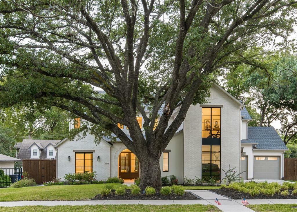 Property Photo:  7019 Green Tree Lane  TX 75214 