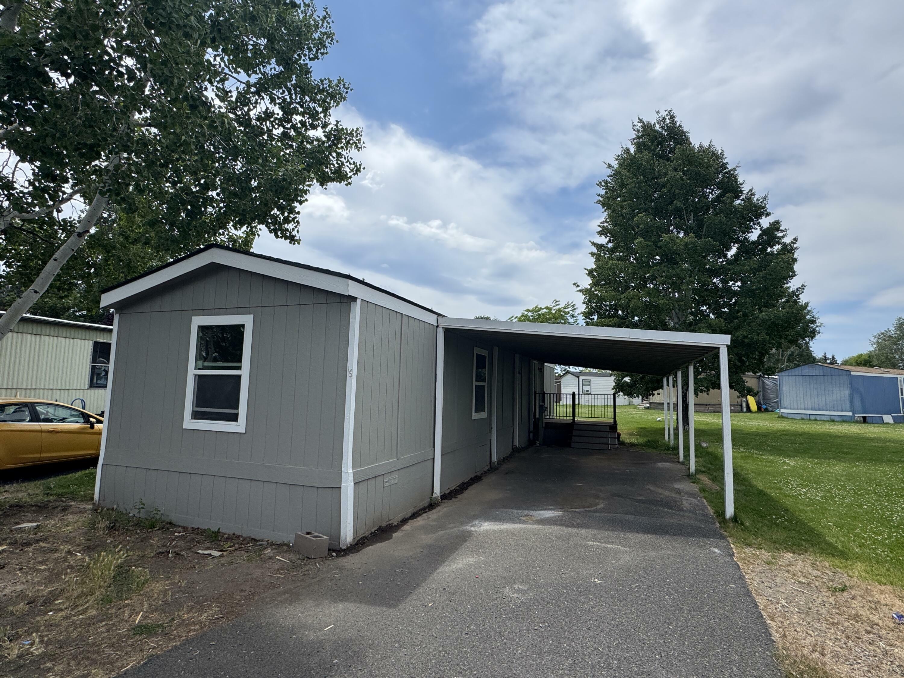 Property Photo:  526 NW 17th Street  OR 97756 