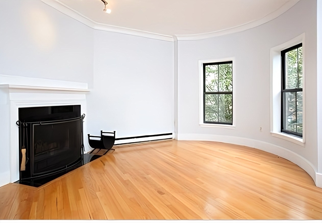 Property Photo: 27 Dartmouth Street 4 MA 02116