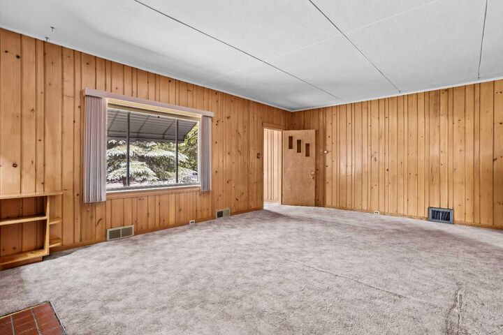Property Photo: 404 Otter Street AB T1L 1E3