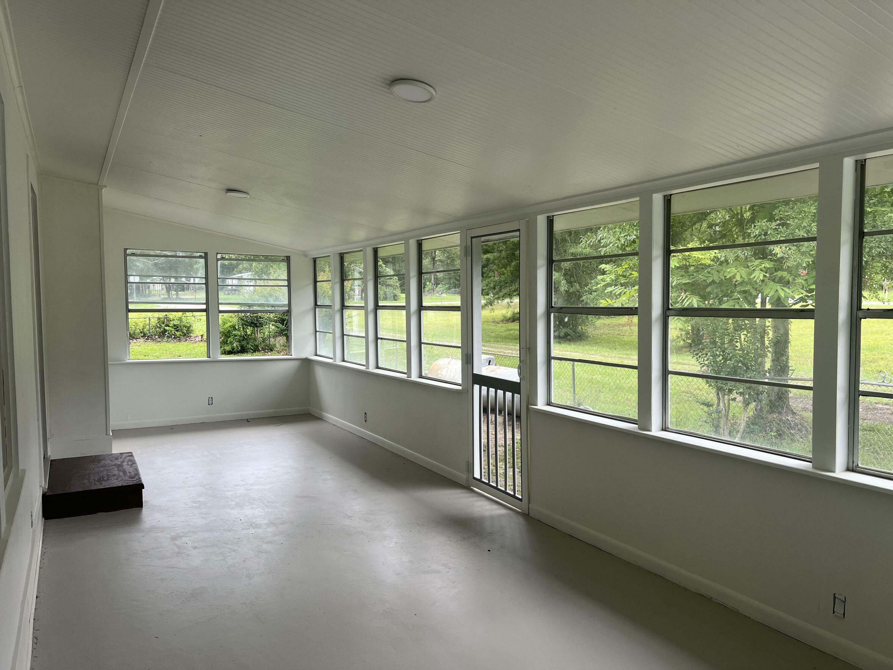 Property Photo: 4755 Hwy 8 LA 71446