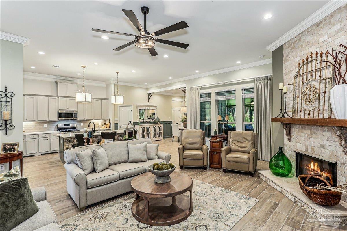 Property Photo: 3160 Mountain Laurel Tr FL 32533
