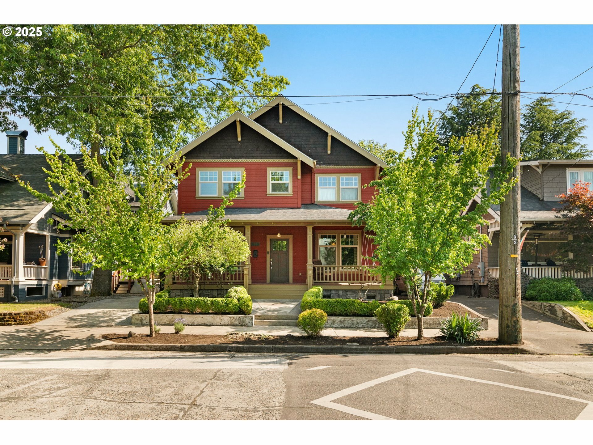 Property Photo: 1620 NE Going St OR 97211