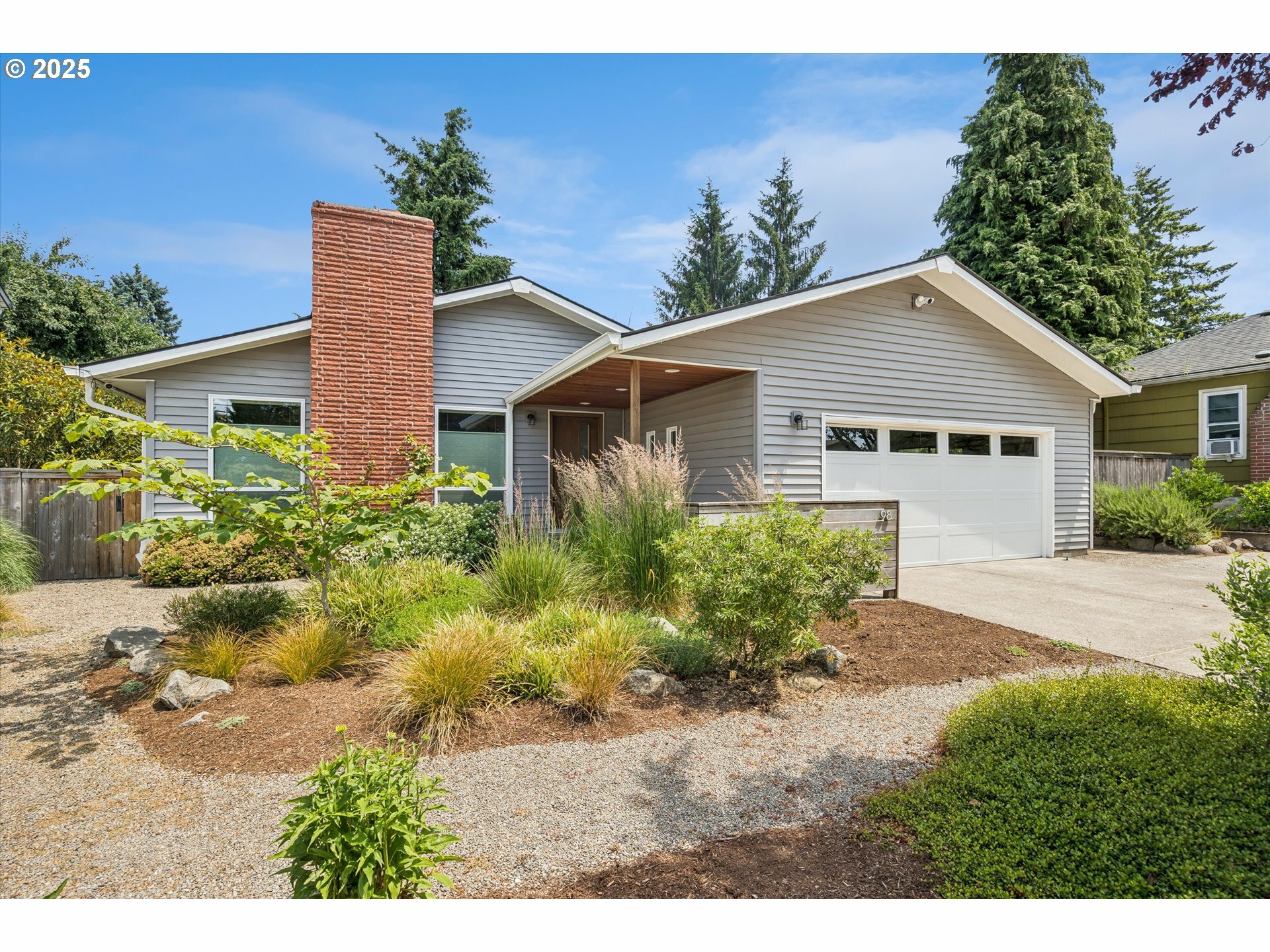 Property Photo: 98 NE 113th Ave OR 97220