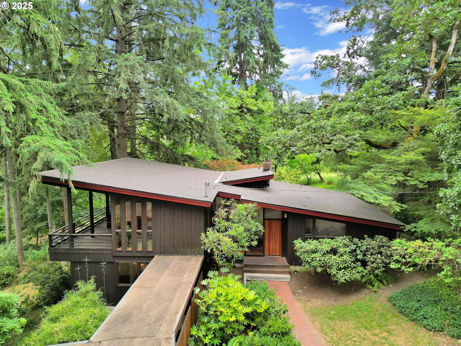 Property Photo:  450 Horizon Rd  OR 97405 