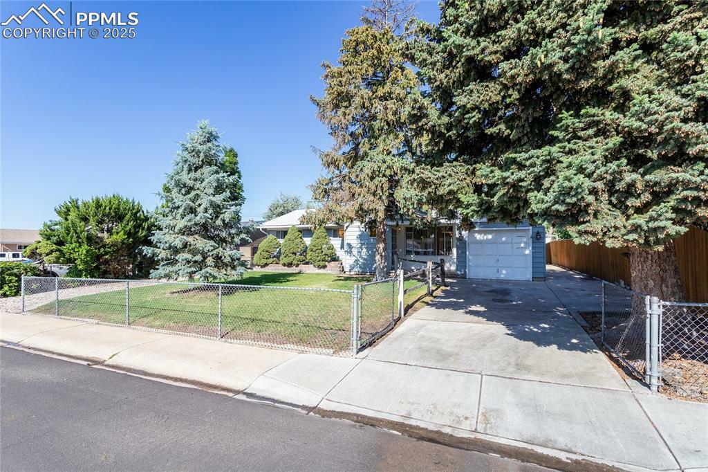 Property Photo: 428 Rose Drive CO 80911