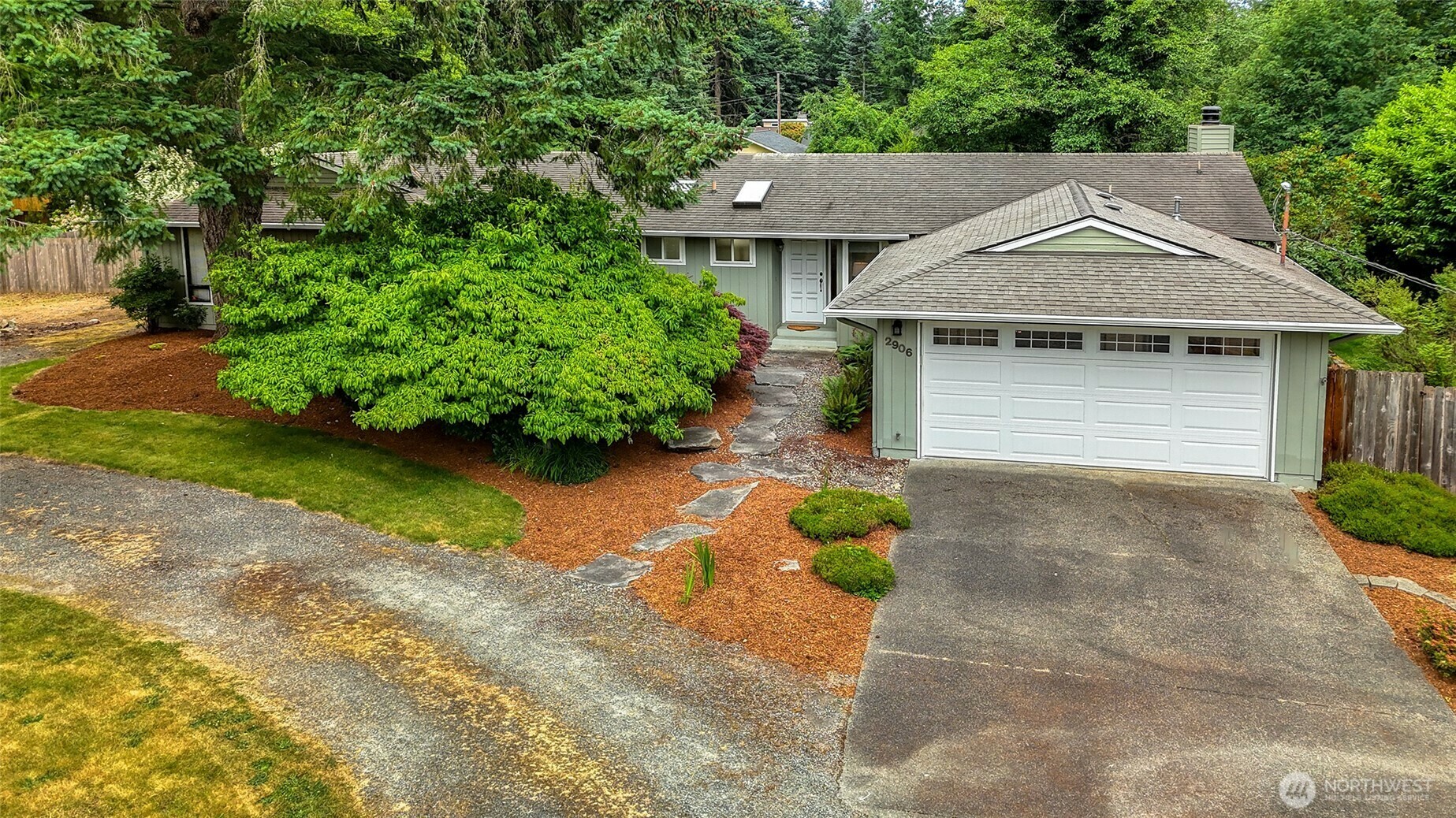 Property Photo: 2906 244th Avenue SE WA 98075