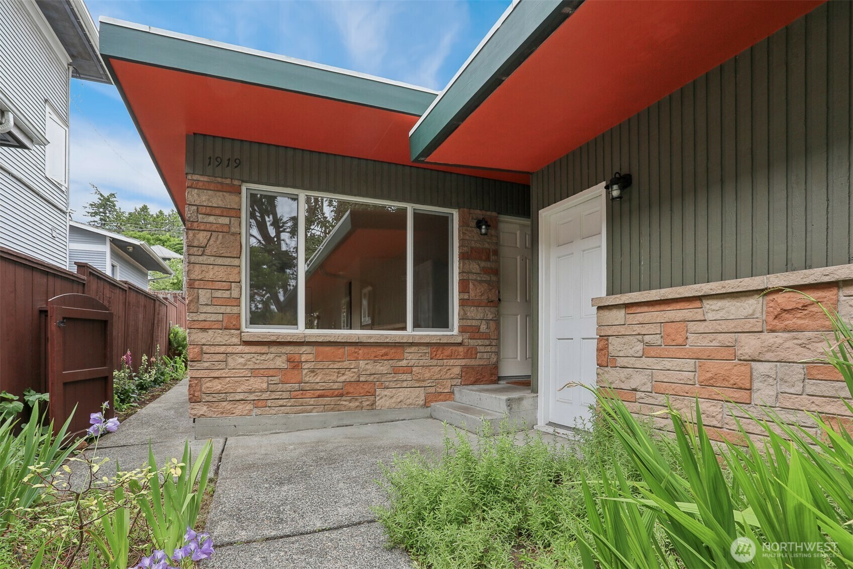 Property Photo: 1919 2nd Avenue W WA 98119
