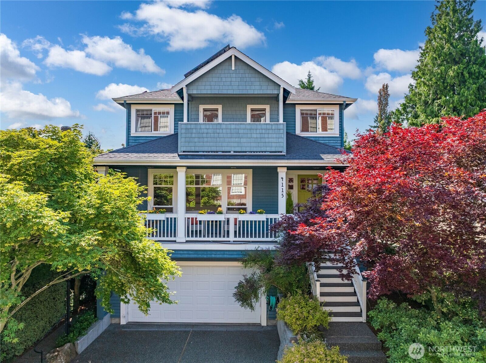Property Photo:  4115  Woodlawn Avenue N  WA 98103 