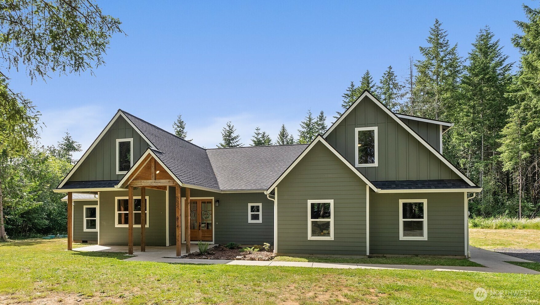 Property Photo: 809 NW Gertrude Avenue WA 98596