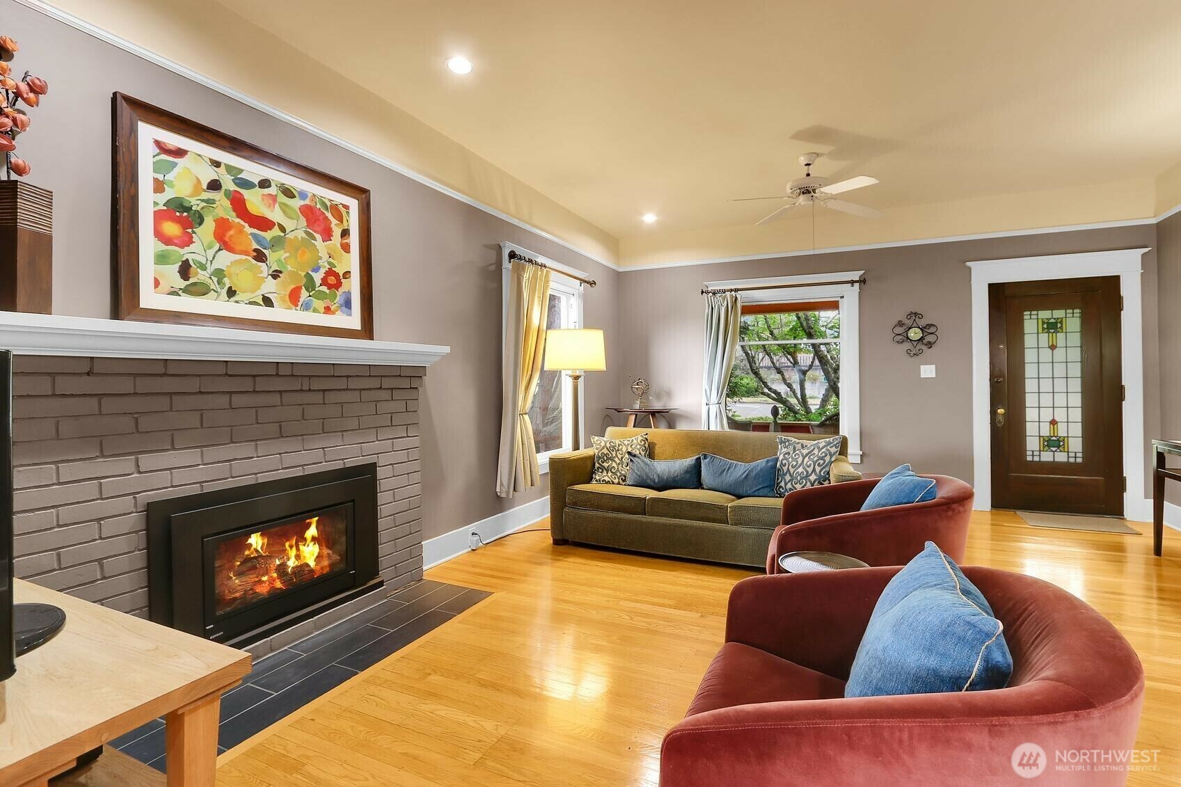 Property Photo: 5053 42nd Avenue SW WA 98136