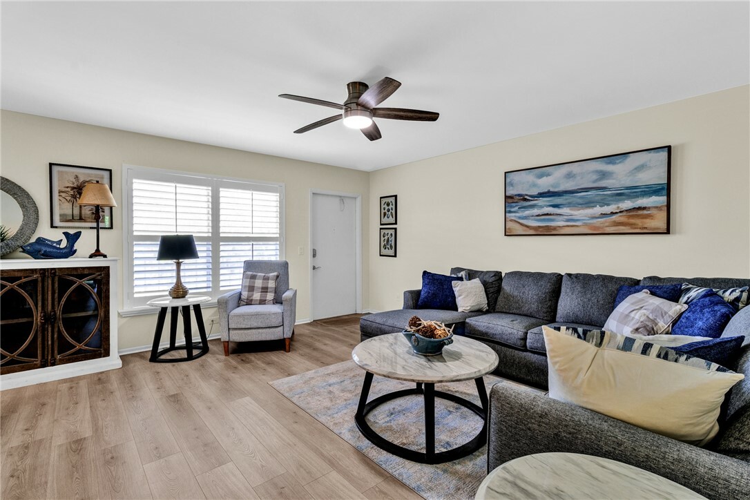 Property Photo: 27 Vista Gardens Trail 206 FL 32962