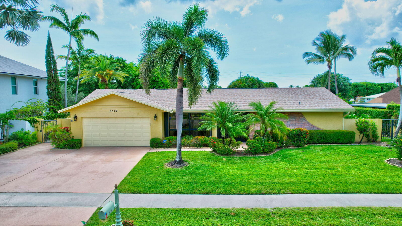 Property Photo: 3512 Diane Drive FL 33435