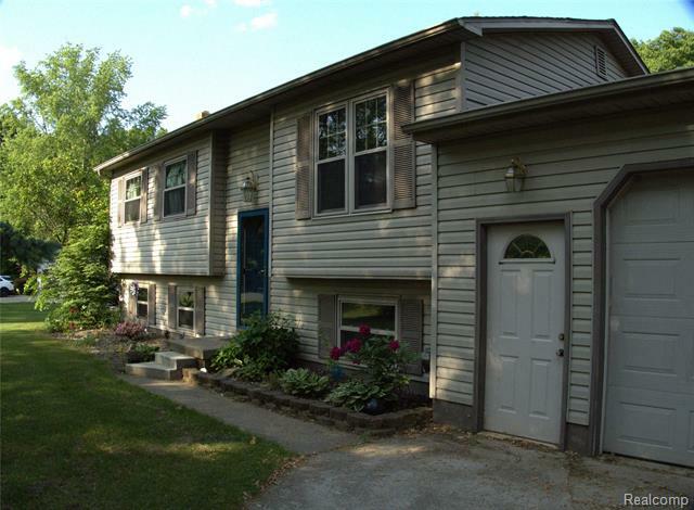 Property Photo: 2234 Landmark Drive MI 48446