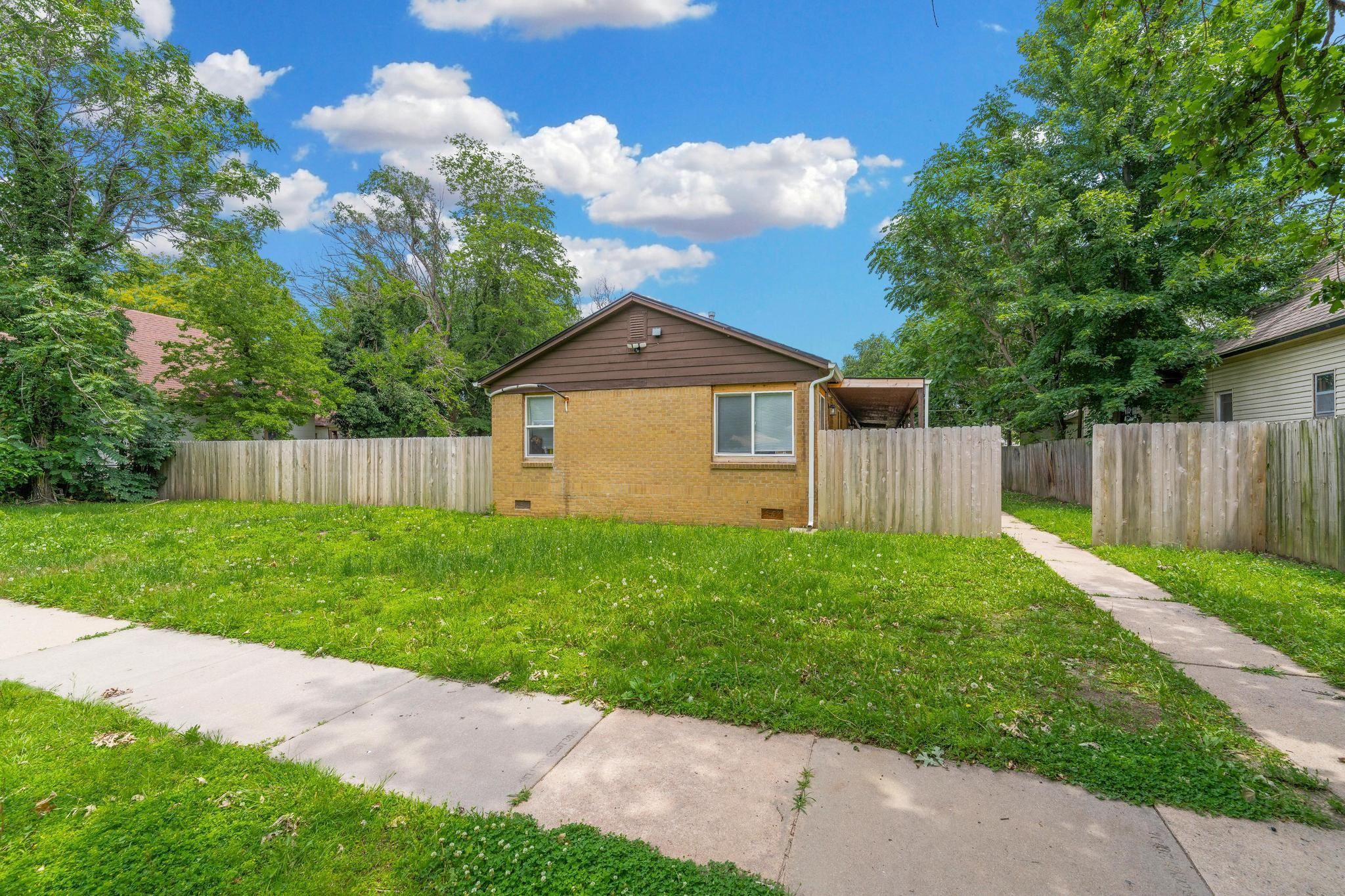 Property Photo: 1036 S Wichita St KS 67213