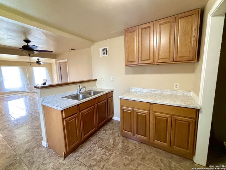 Property Photo: 806 Ceralvo TX 78207