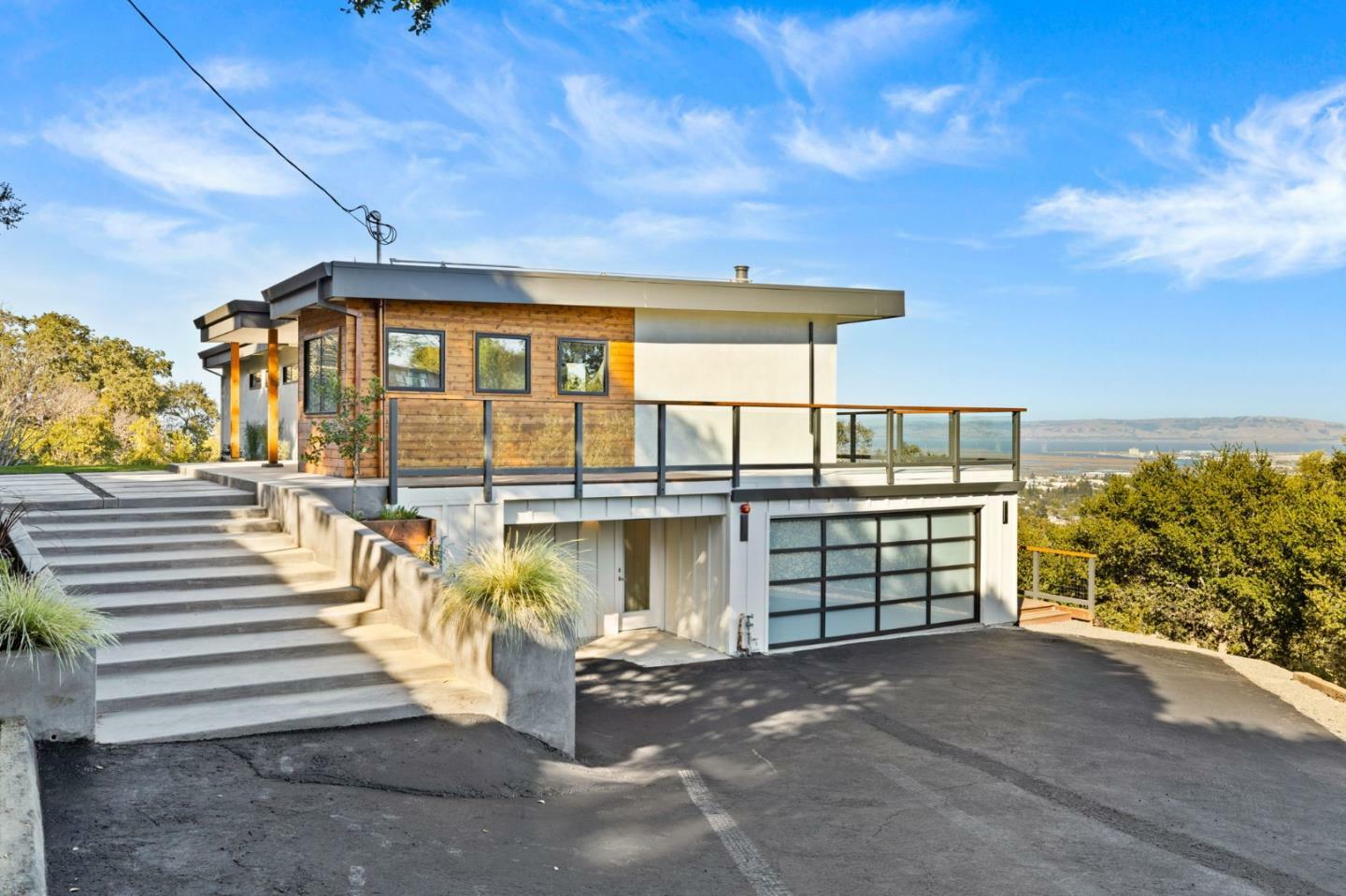 Property Photo: 760 Loma Court CA 94062