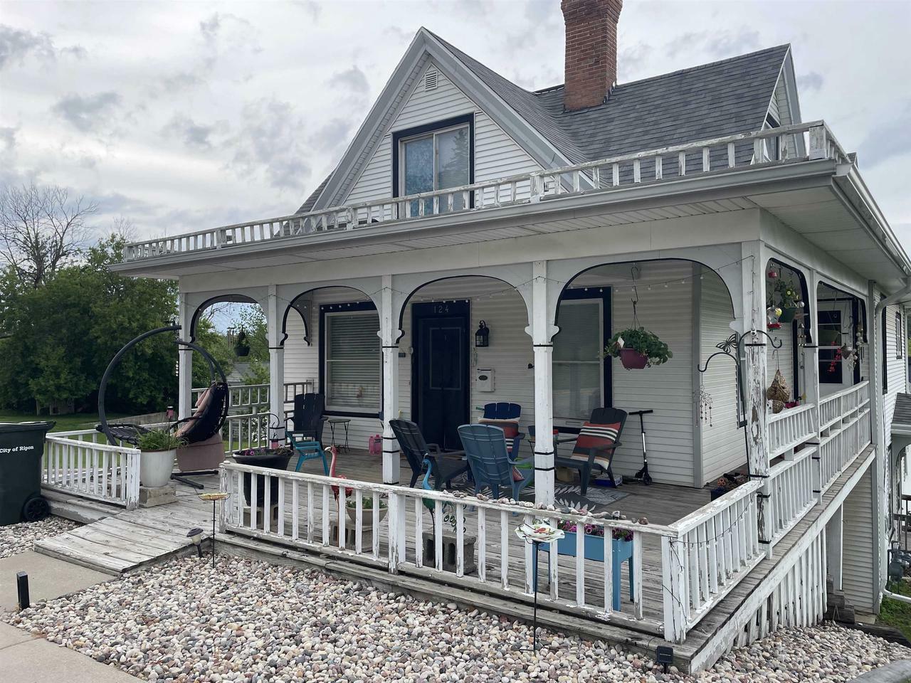 Property Photo: 124 West Jackson Street WI 54971