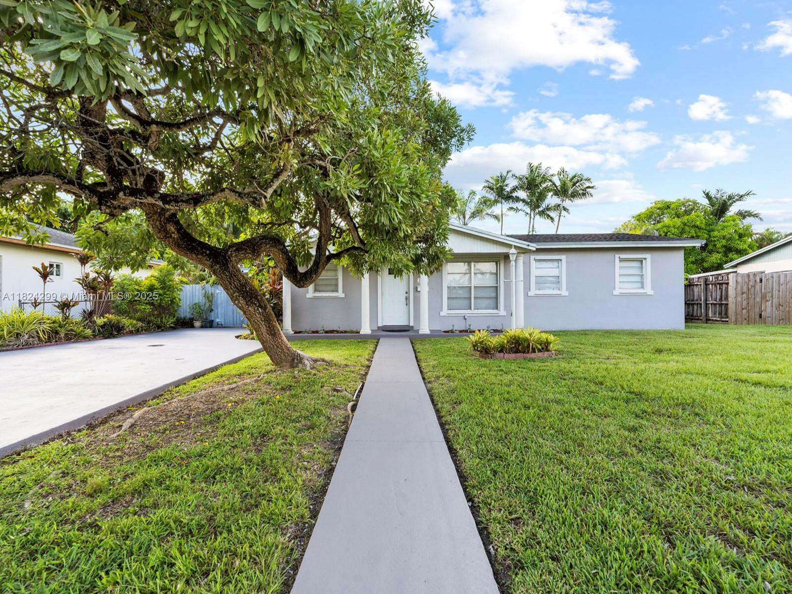 15314 SW 102nd Ct  Miami FL 33157 photo