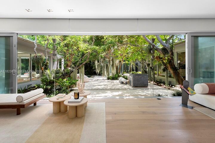 Property Photo:  11 La Gorce Cir  FL 33141 