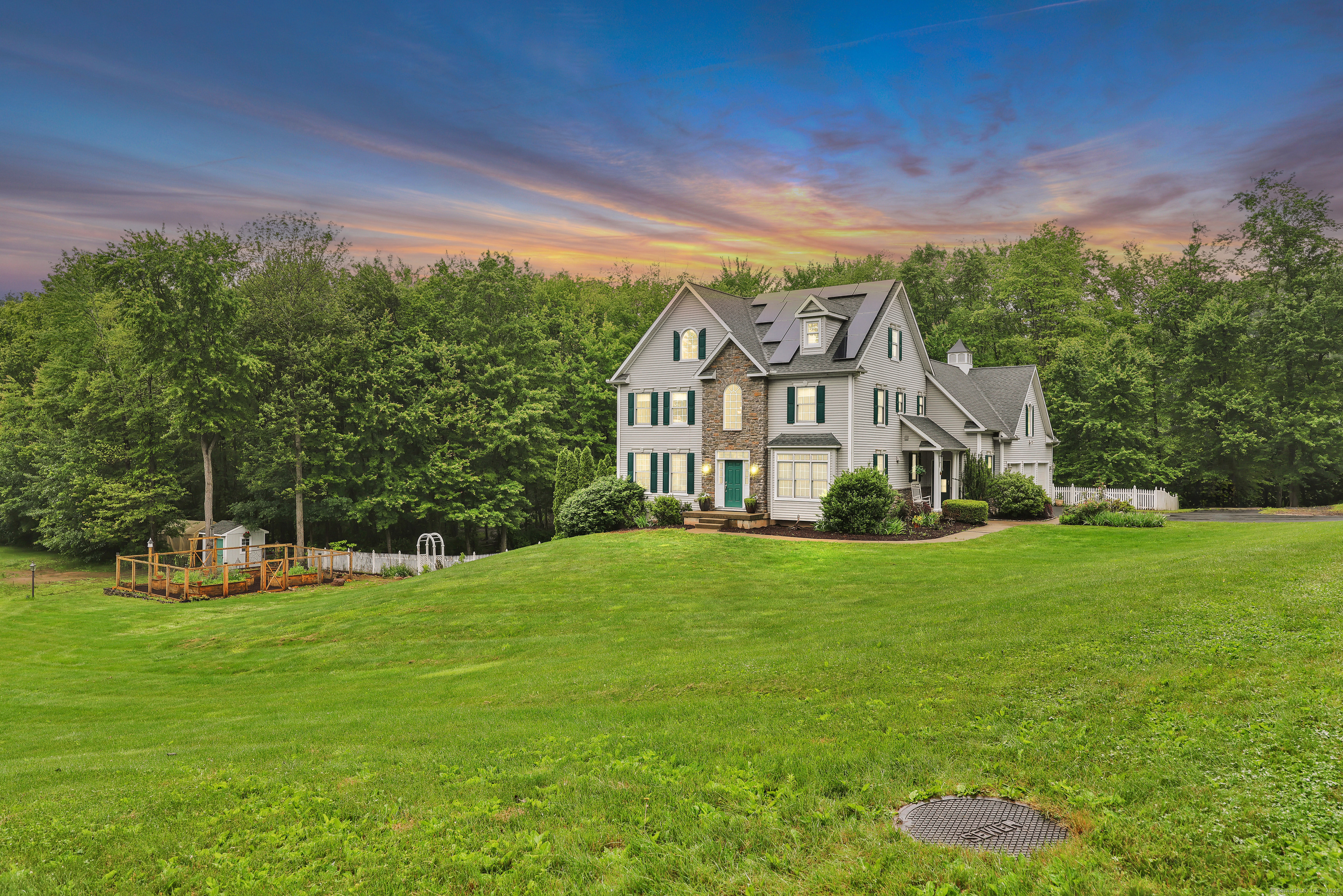 Property Photo:  700 Thrall Avenue  CT 06078 
