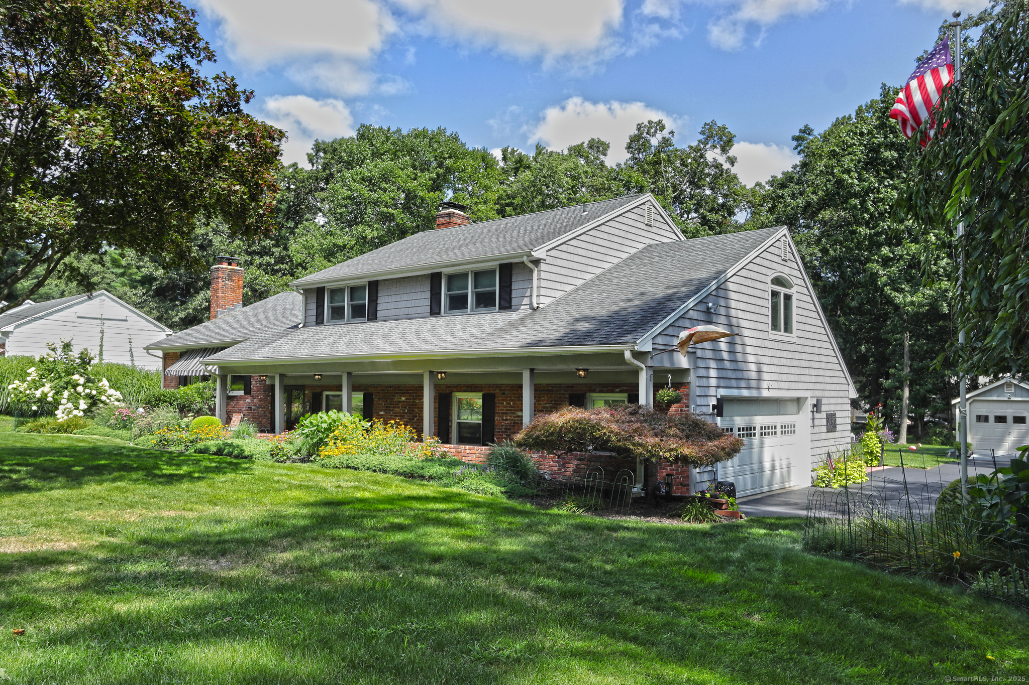 Property Photo: 811 Indian Hill Road CT 06477
