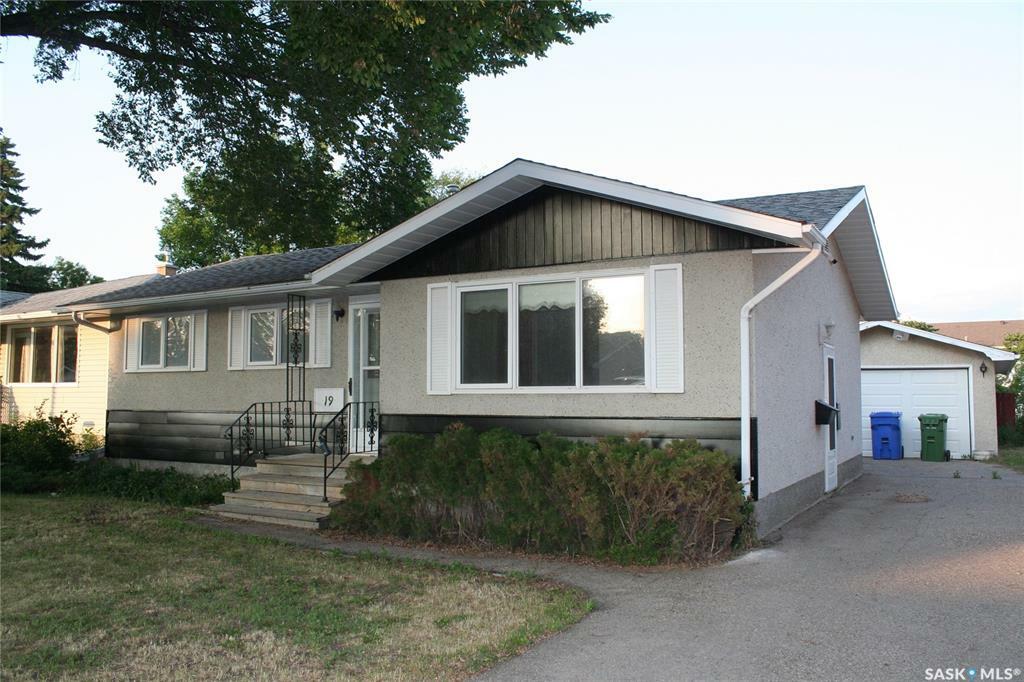 Property Photo: 19 Merlin Crescent SK S4R 3E7
