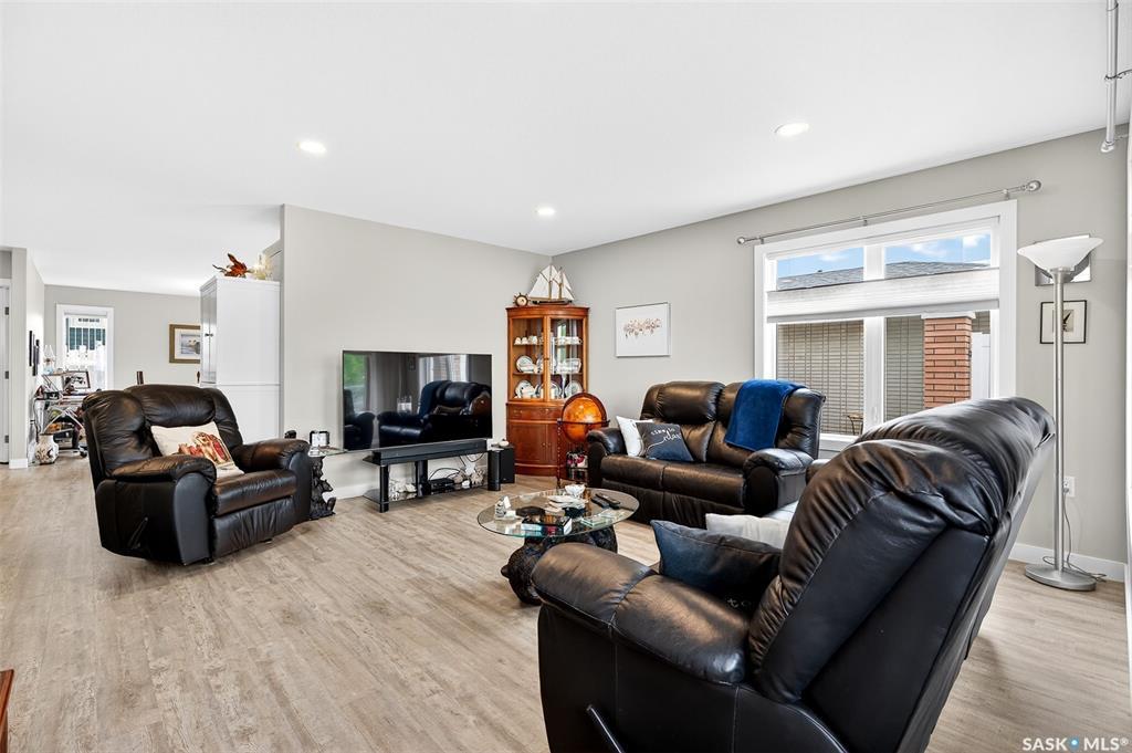 Property Photo: 125 2nd Avenue NE A&B SK S6H 2A2