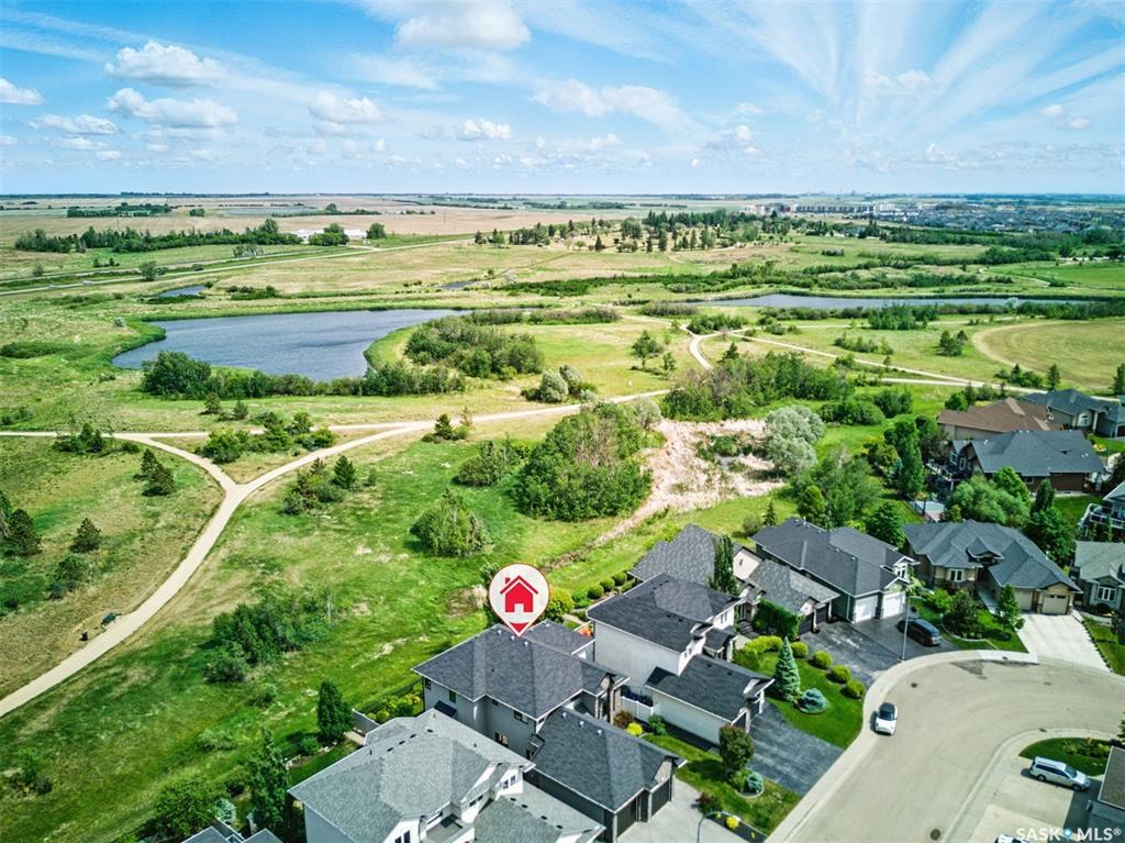 Property Photo: 739 Beechdale Way SK S7V 0A5