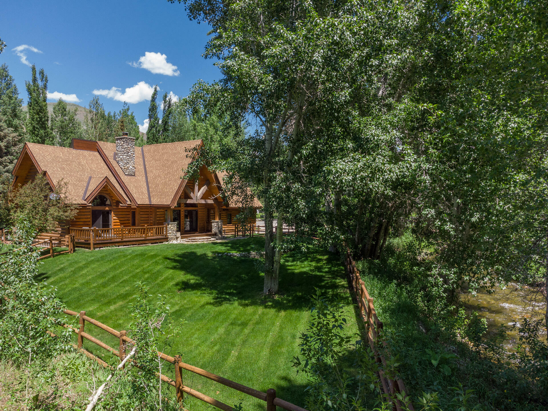 Property Photo: 214 Timberline Rd ID 83340