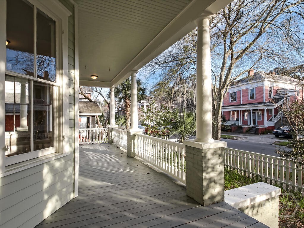 Property Photo:  208 W 35th Street  GA 31401 