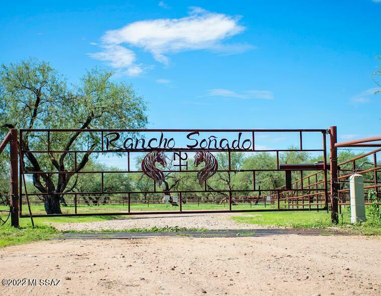 Property Photo: 3155 W Elephant Head Road AZ 85645